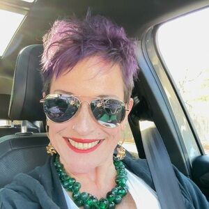 Meet your Posher, Lizzie